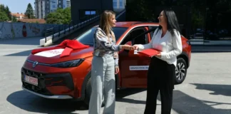 Dobitnici m:tel nagradne igre uručeni ključevi Volkswagen T-Roca Dobitnici m:tel nagradne igre uručeni ključevi Volkswagen T-Roca